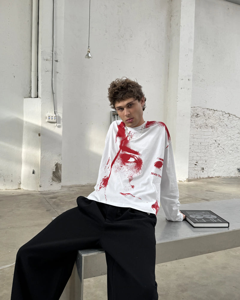 Side-Eye Long-Sleeve Tee